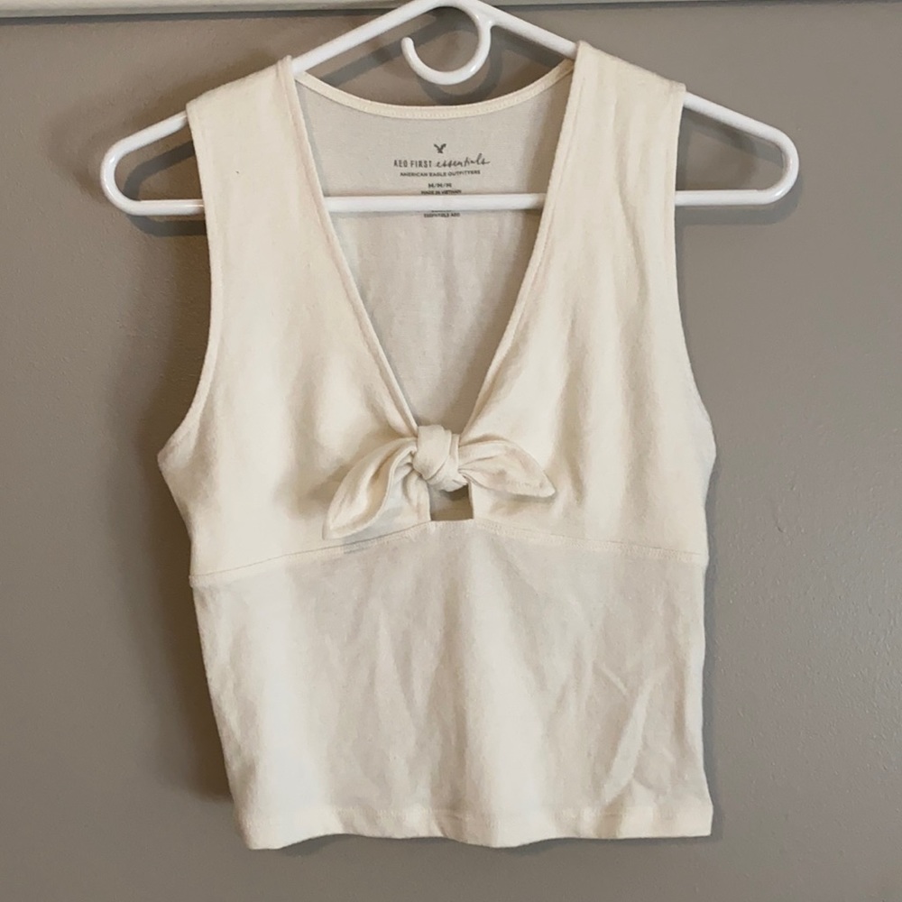 AEO White Fitted Top!🤍 ALSO HAVE IN BLACK!